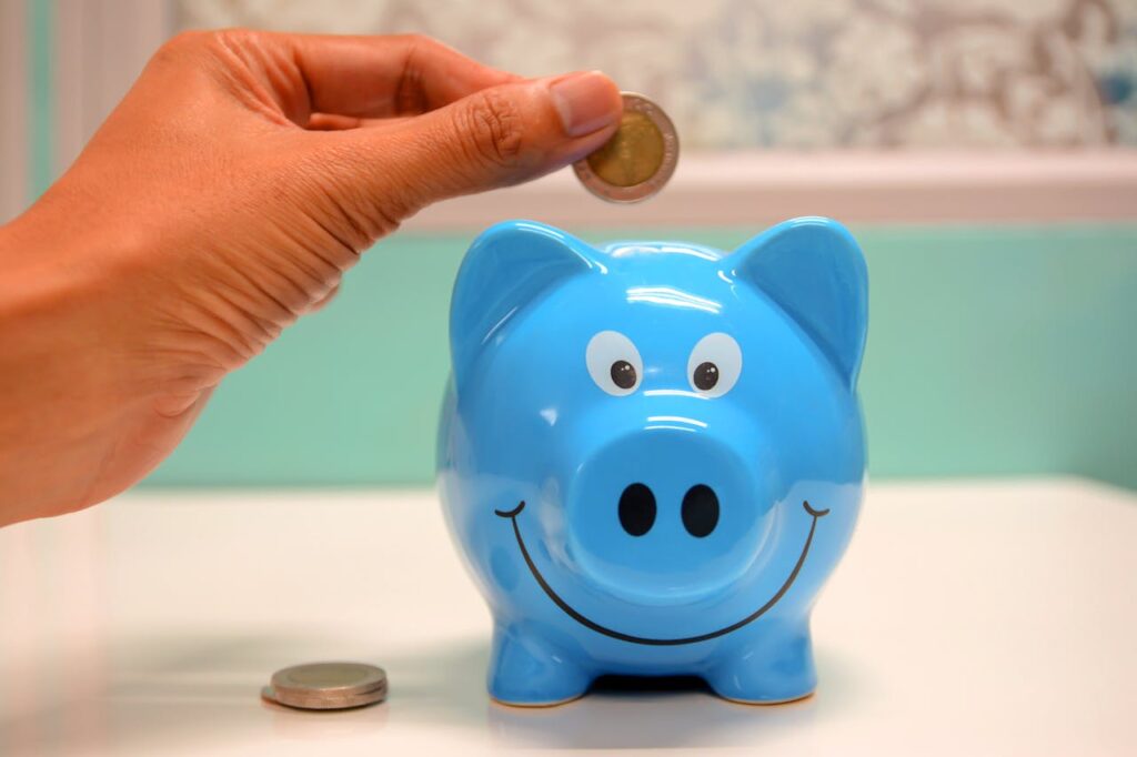 Visual analogy comparing fitness progress to compound interest